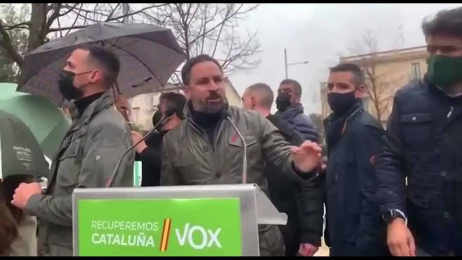 Lanzan objetos contra Abascal en Salt (Girona)