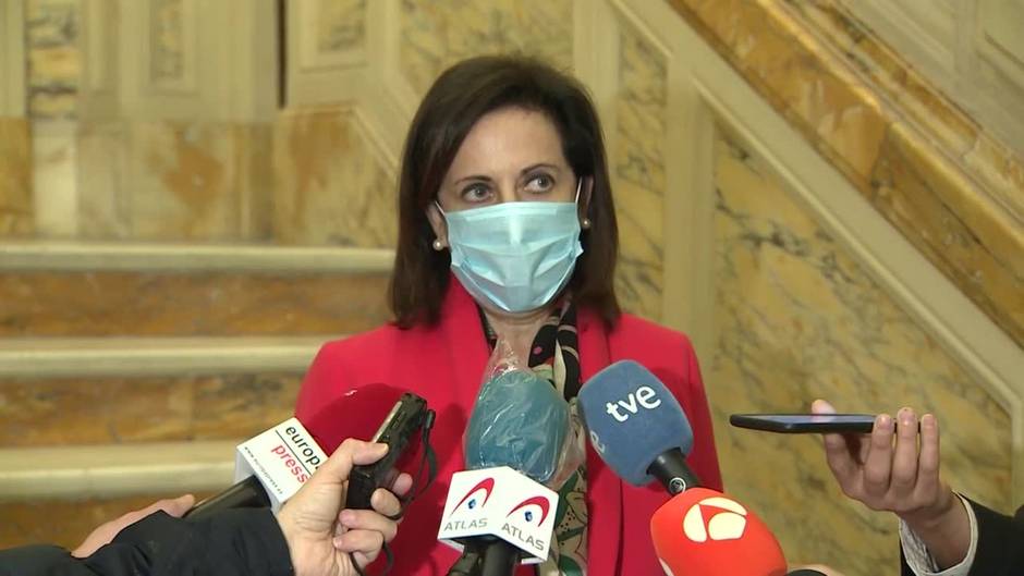 Robles pone a España como ejemplo de "democracia plena"