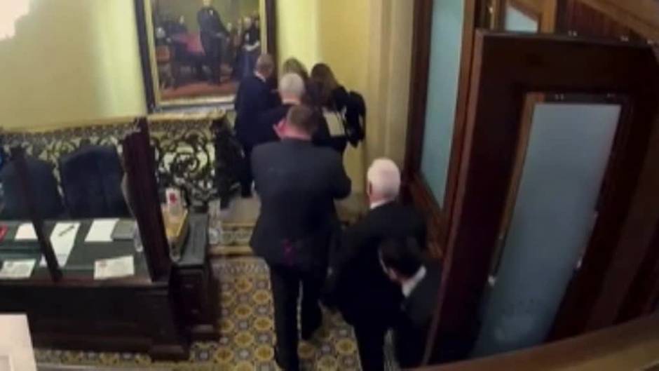 Salen a la luz nuevas imágenes del asalto al Capitolio