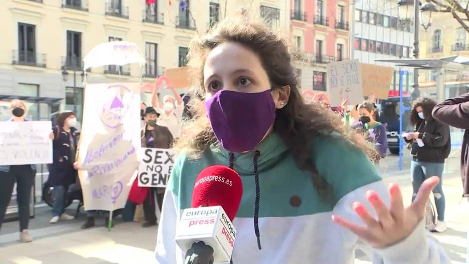 Feministas critican ante Igualdad las leyes Trans y LGTBI