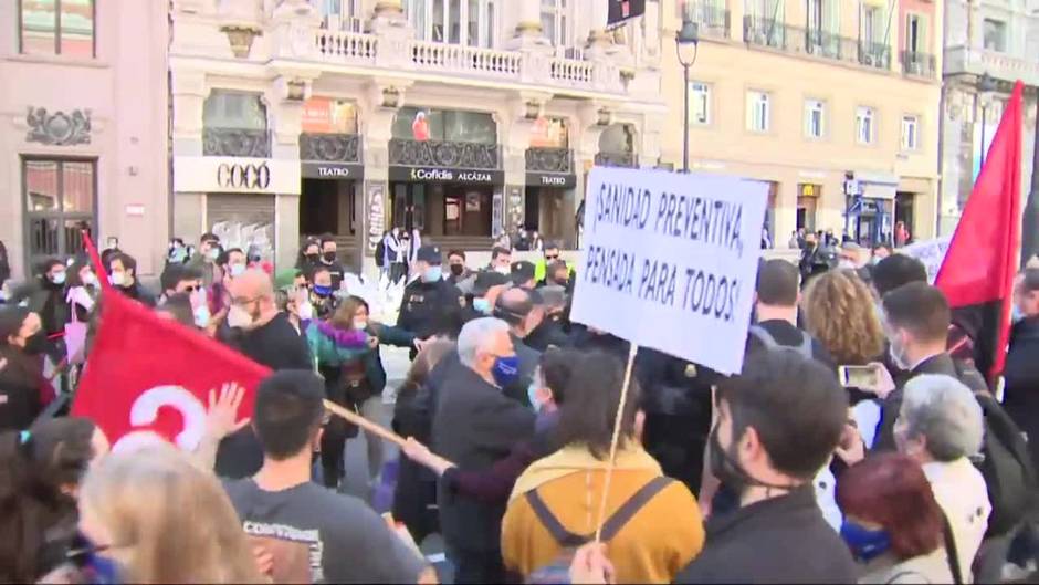 Un detenido en manifestación por la sanidad tras enfrentamiento con grupo extrema derecha