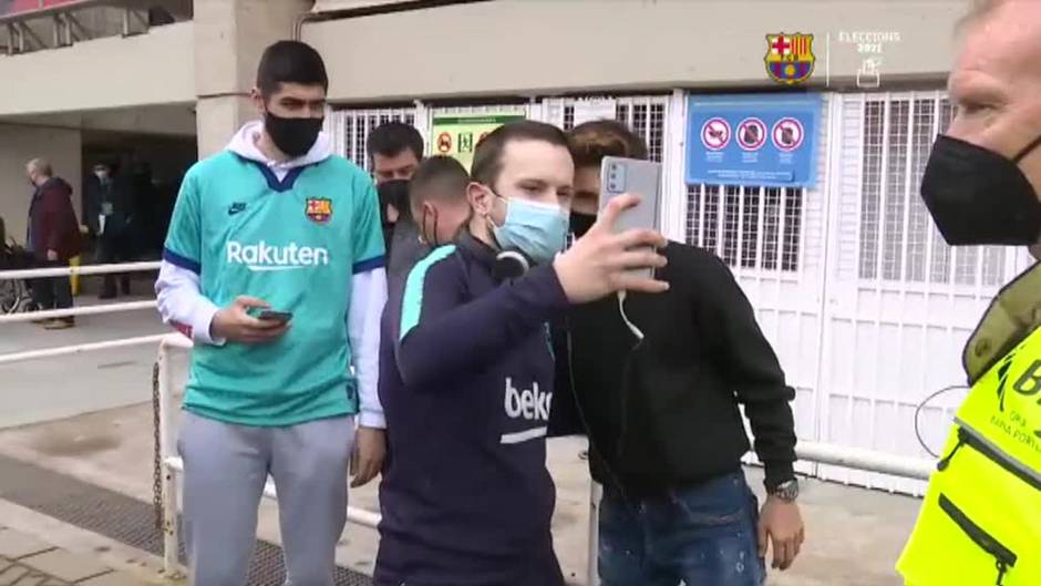 Messi vota por primera vez en unas elecciones a la presidencia del Barça