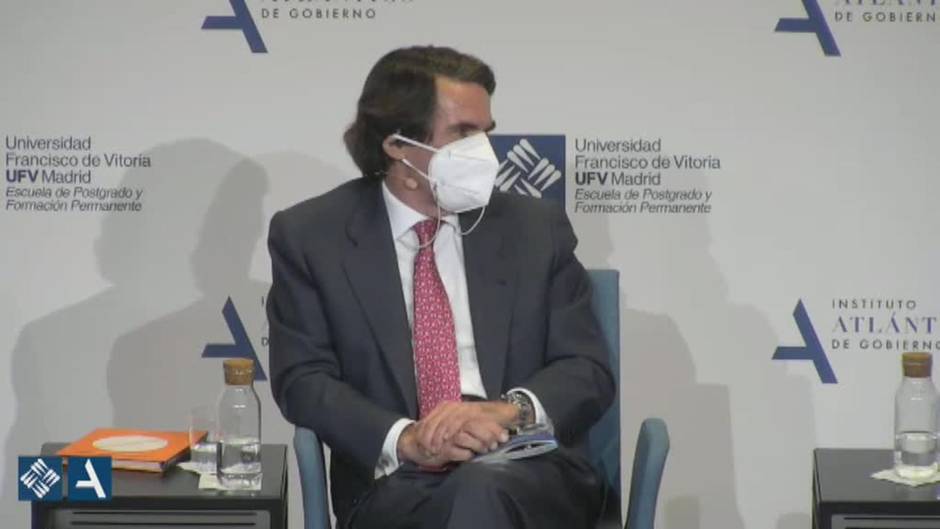 Aznar: "Tengo dos carnés, el del PP y el del Real Madrid, y los dos están en momentos manifiestamente mejorables"