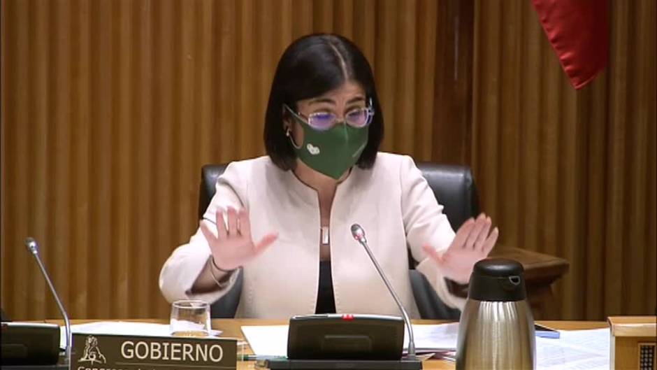 Darias llama a la "tranquilidad" tras la suspensión de la vacuna de AstraZeneca en algunos países europeos