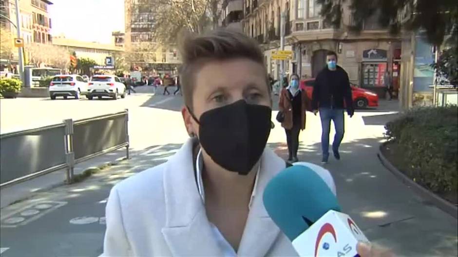 España se estanca en una meseta de contagios, temiendo la llegada de la cuarta ola