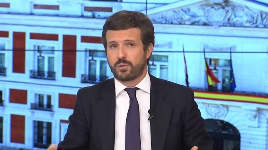 Casado ve al PP "reforzado" tras las mociones