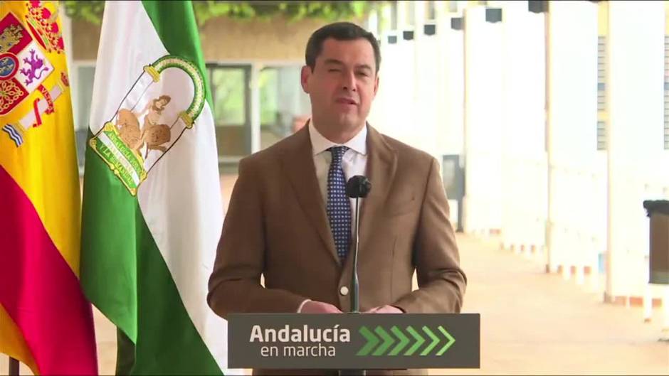 Juanma Moreno acusa al Gobierno de perjudicar a Andalucía en los repartos de fondos y vacunas