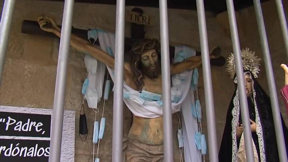 El Cristo del Buen Viaje, en Pontevedra, rinde homenaje a las víctimas de la pandemia