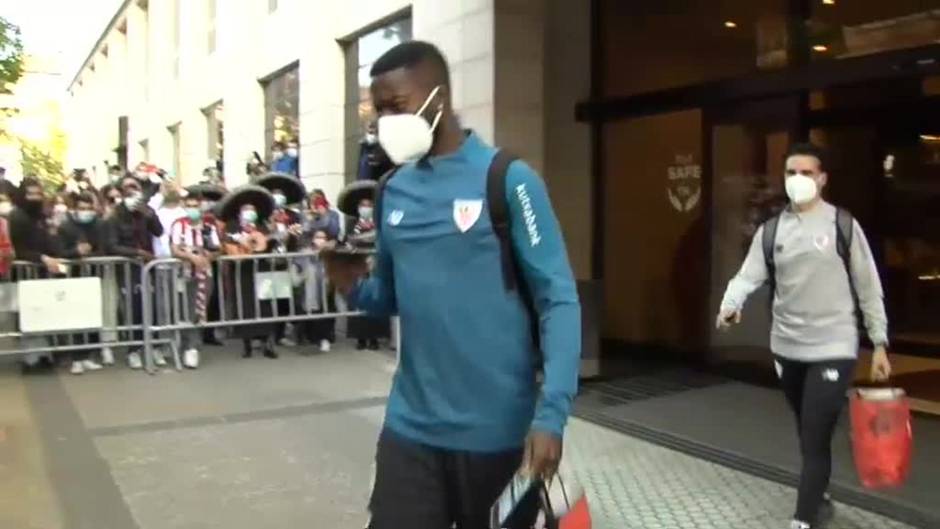 Mariachis en el hotel de concentración del Athletic en San Sebastián