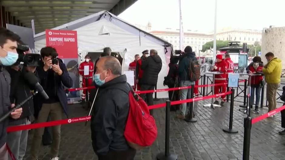 Sale de Roma el primer tren de pasajeros libre de COVID-19