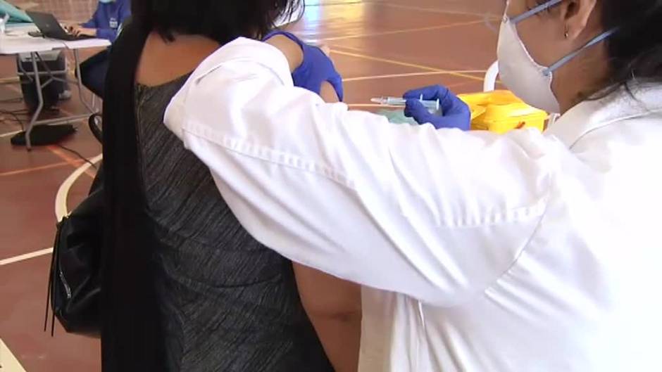 Ensayo clínico para probar la eficacia de combinar dosis de AstraZeneca y Pfizer