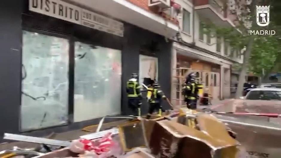 Desalojan un edificio en Madrid tras un incendio en un gimnasio en obras