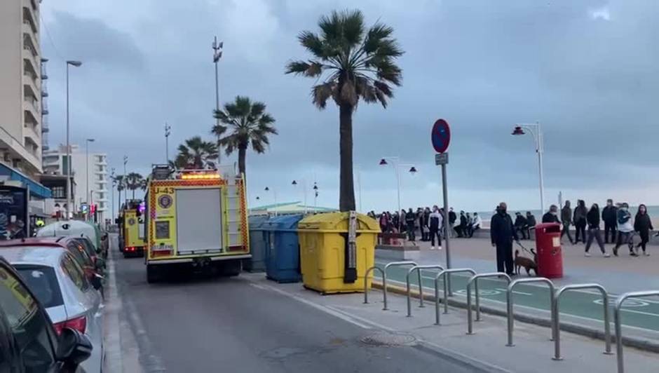 Incendio en el edificio Reina Victoria de Cádiz