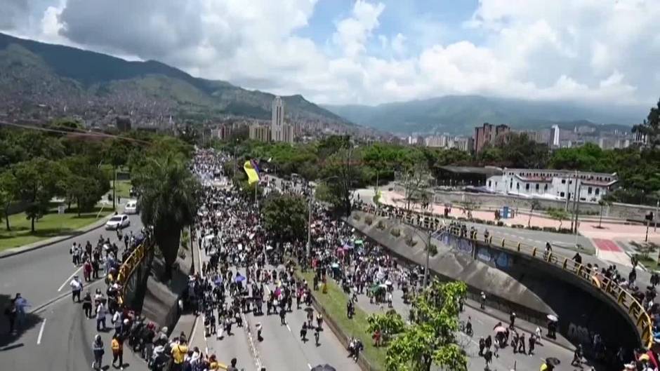 Los Gobernadores se reúnen con Duque e instan a los líderes de las manifestaciones a dialogar