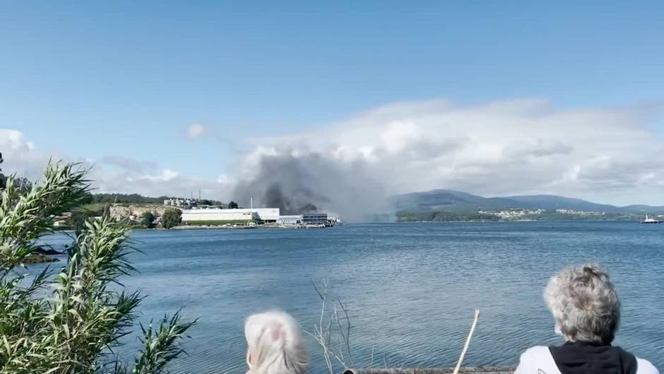 Un incendio afecta a las instalaciones de la conservera gallega Jealsa