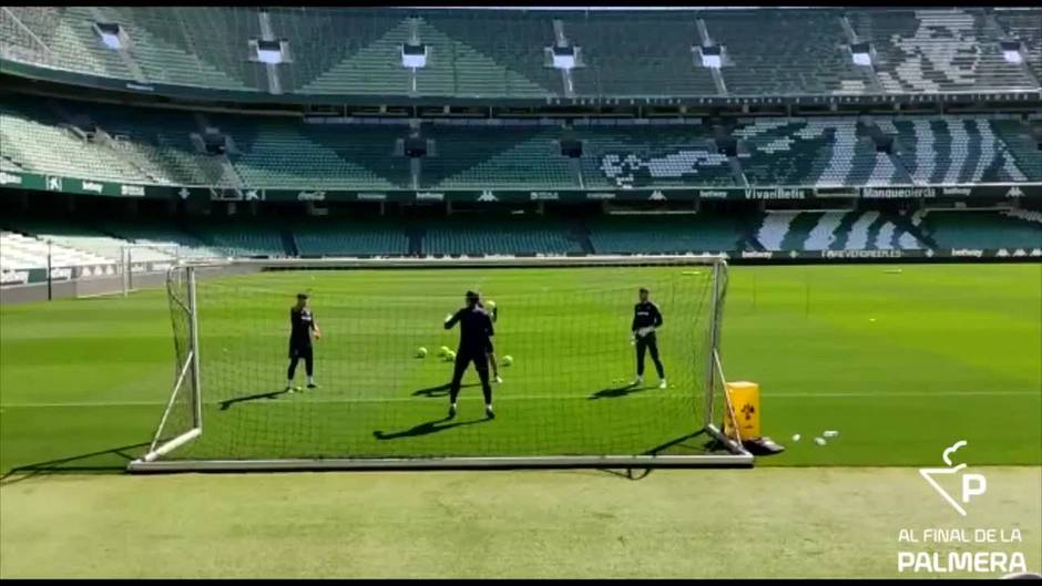 Ultimo entrenamiento del Betis antes de recibir al Huesca este domingo en el Villamarin