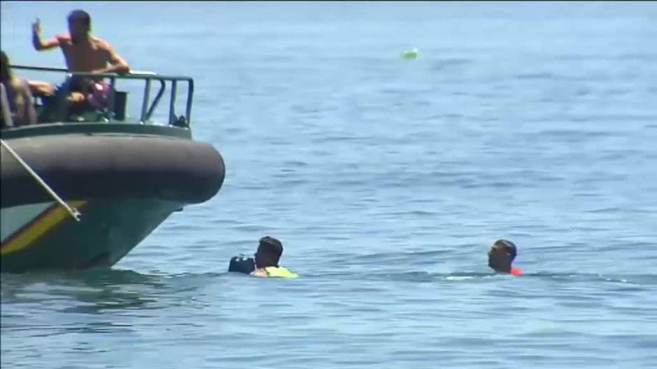 El éxodo masivo se transforma en un goteo constante de migrantes en Ceuta