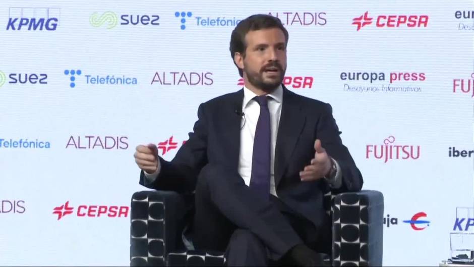Pablo Casado en los Desayunos de Europa Press en plena polémica por los indultos