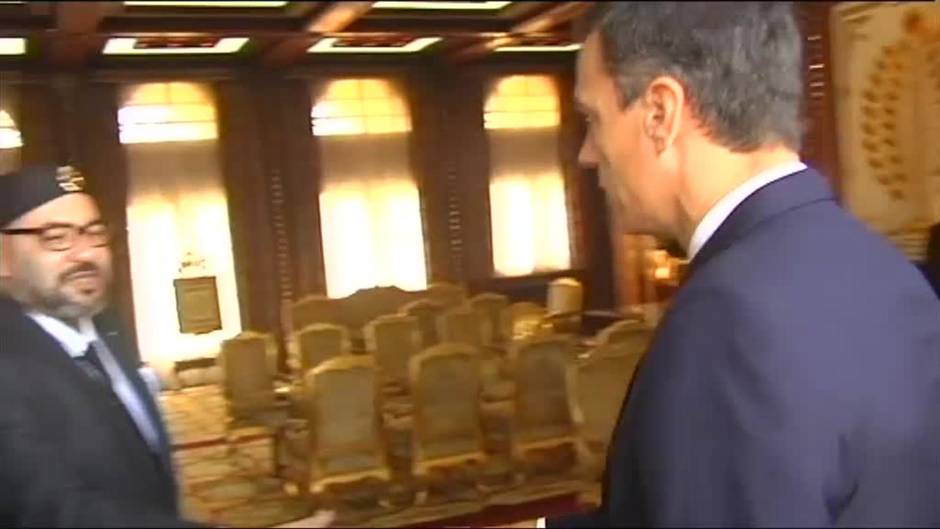 Un avión parte de Argelia para recoger al líder del Polisario y da la vuelta