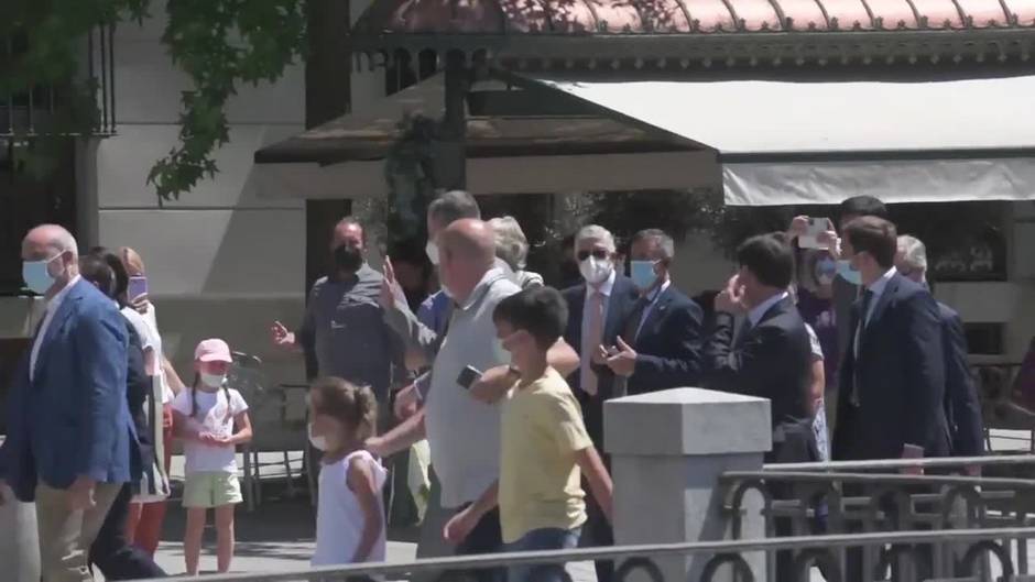 El Rey Felipe VI y el presidente de Portugal almuerzan en una terraza