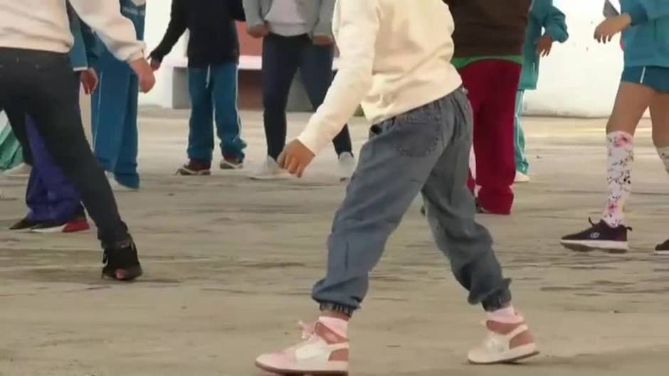 Reabren los colegios en México DF con las tasas más bajas de covid en el último año