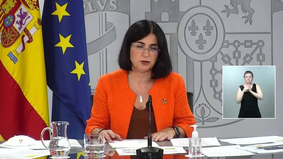 Darias insiste que "pronto" flexibilizarán las mascarilla en exteriores