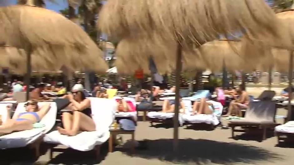 El sector turístico en Málaga se confía a los visitantes nacionales y árabes