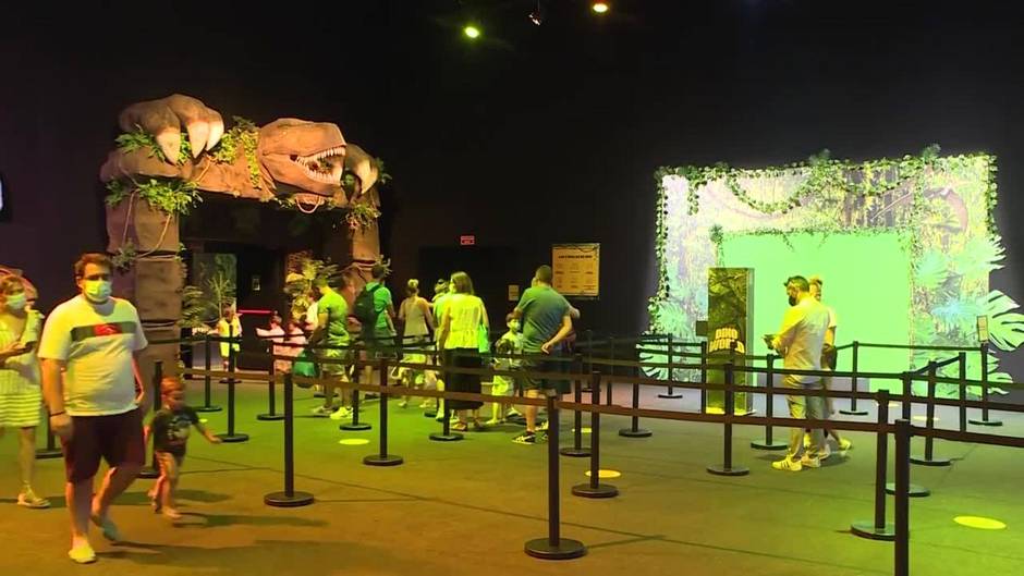 'Dino World' exhibe una colección de dinosaurios animados en IFEMA