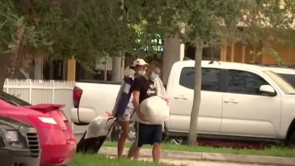 Evacuación de un edificio residencial en Miami