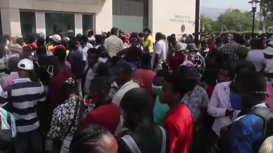 Cientos de haitianos tratan de abandonar el país tras el asesinato del presidente Jovenel Moïse