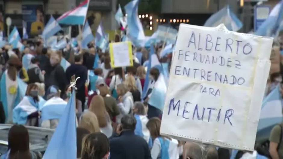 Miles de personas protestan contra el Gobierno de Argentina el Día de la Independencia