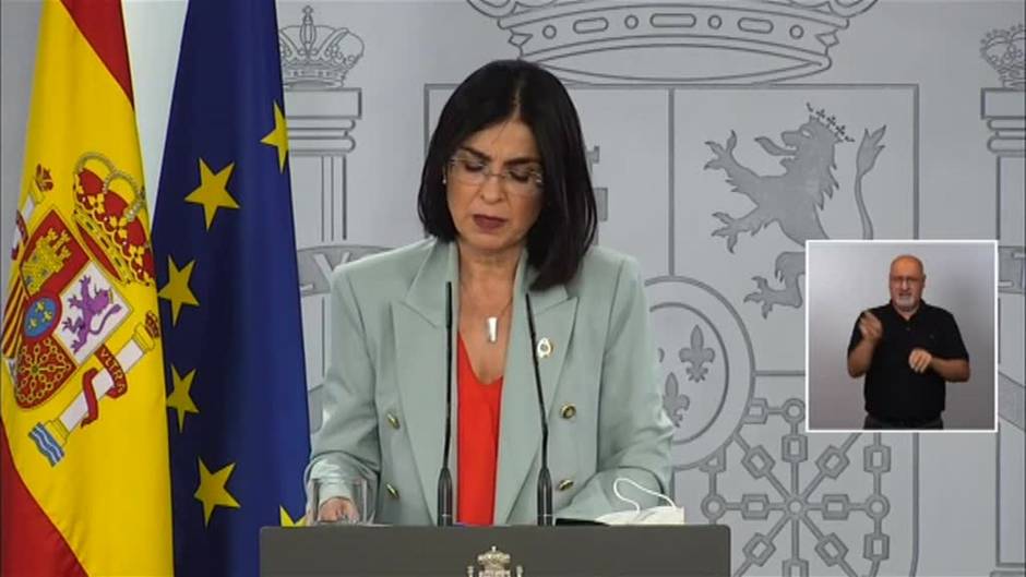 Darias: "Cuando entramos en esta maldita pandemia no teníamos cartas de navegación y solo teníamos una vacuna: el confinamiento"