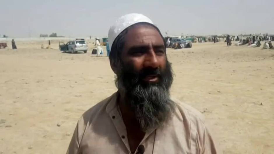 Los talibán disputan ya los puestos fronterizos