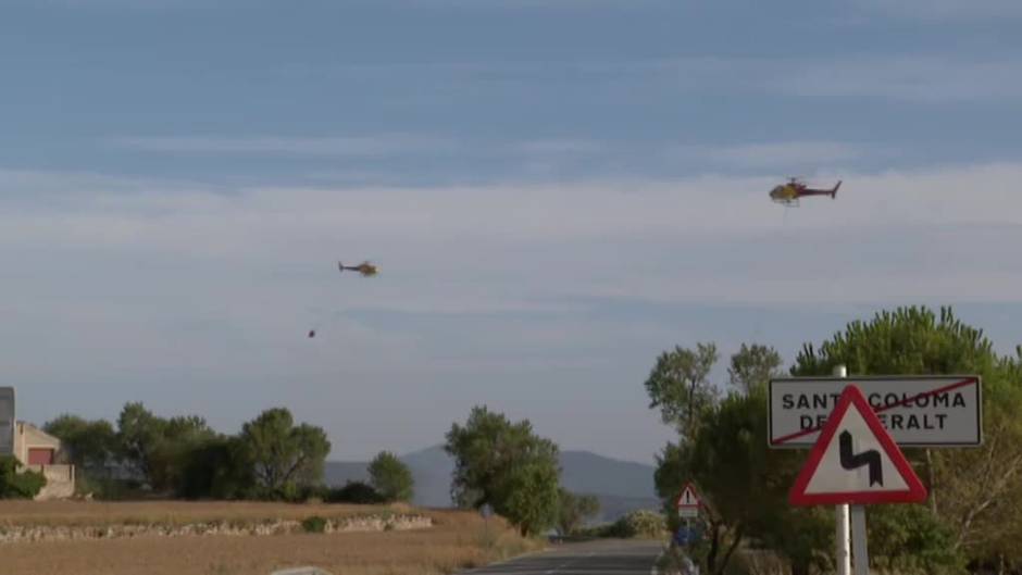 Un incendio forestal en Santa Coloma de Queralt (Tarragona) arrasa ya más de cien hectáreas