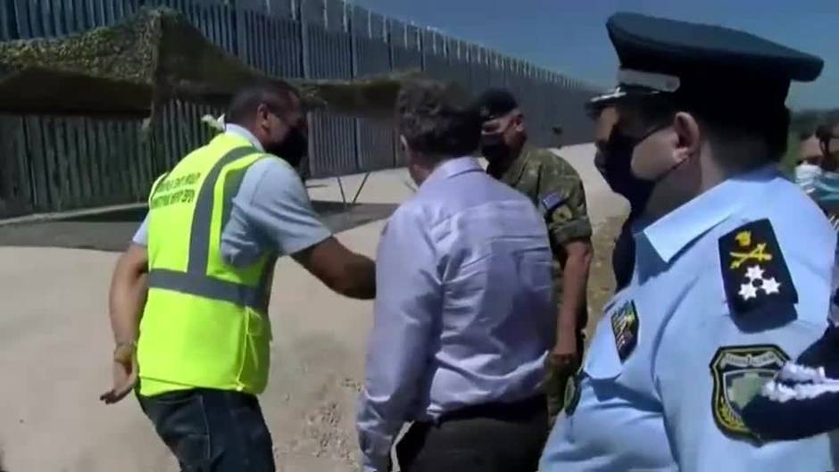 Grecia levanta un muro con Turquía para evitar la entrada de migrantes afganos