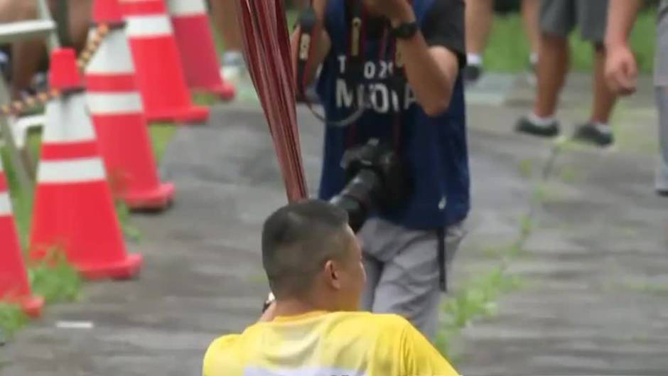 Un "íntimo" relevo de la antorcha da la salida a los Juegos Paralímpicos