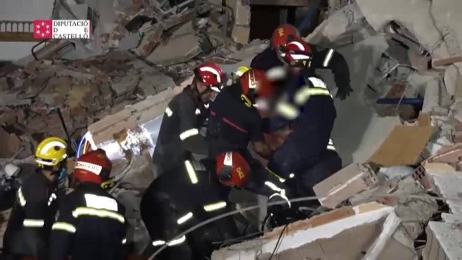 Cuatro horas atrapado bajo toneladas de escombros en Peñíscola