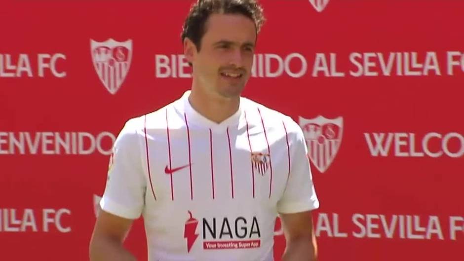 Thomas Delaney ya posa con la camiseta del Sevilla