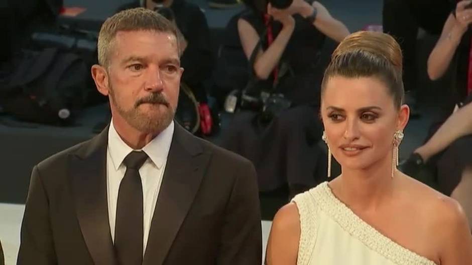 Antonio Banderas y Penélope Cruz deslumbran en el Festival de Venecia