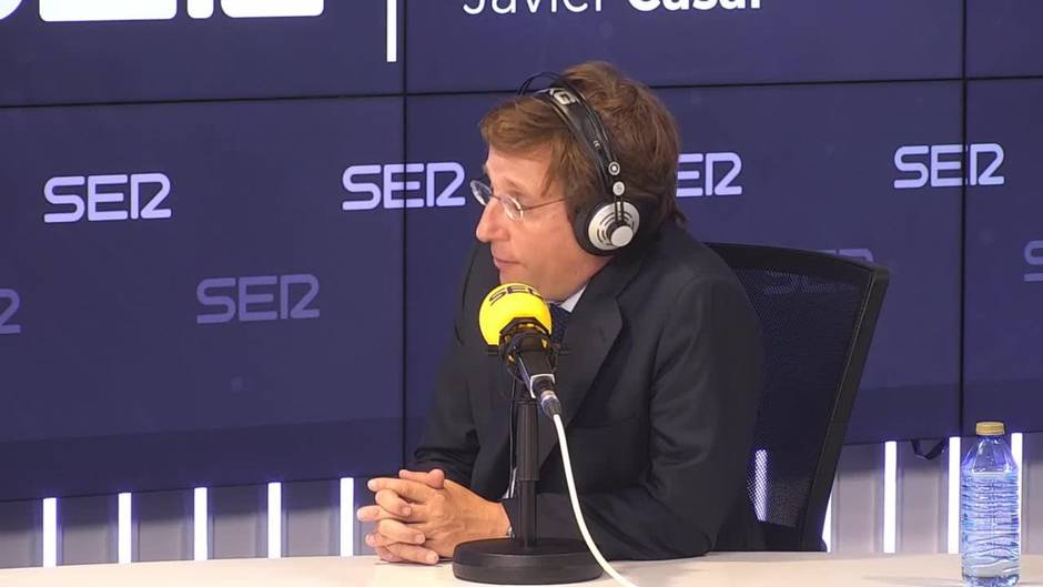 Almeida ve "excesivo" decir que "Vox puede estar detrás" de agresiones homófobas