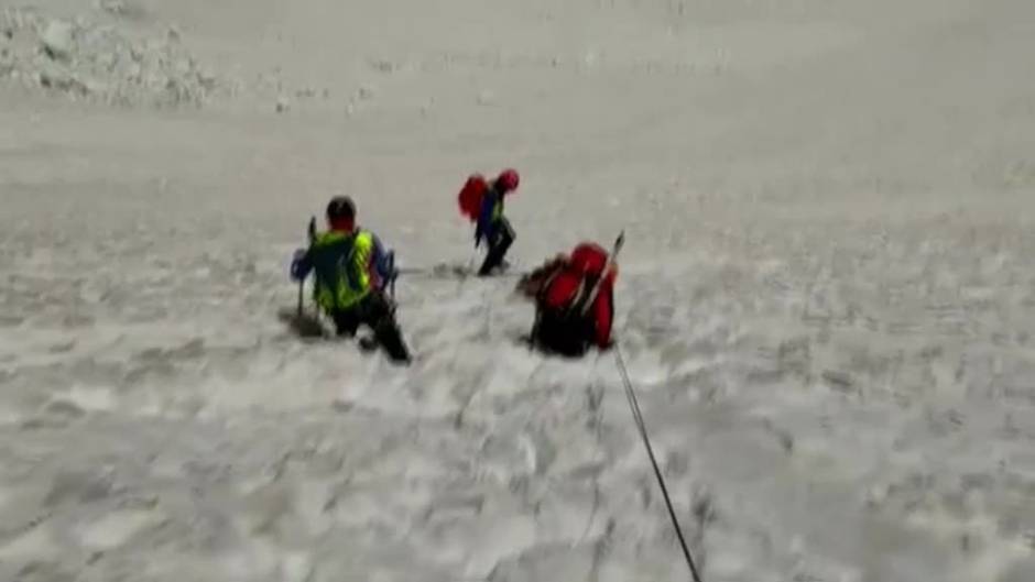 Unos alpinistas recuperan el cuerpo de un montañista estadounidense en Bolivia