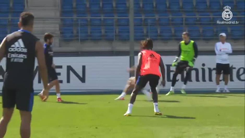 Kroos ya toca balón y está más cerca de debutar esta temporada