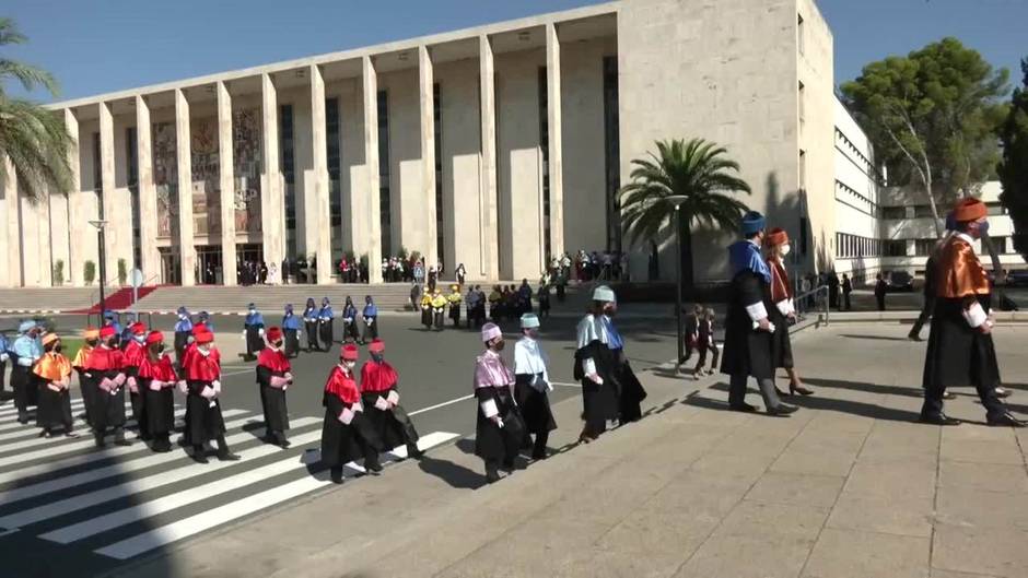 Rey inaugura curso académico de las Universidades en Córdoba y Moreno destaca papel en recuperación