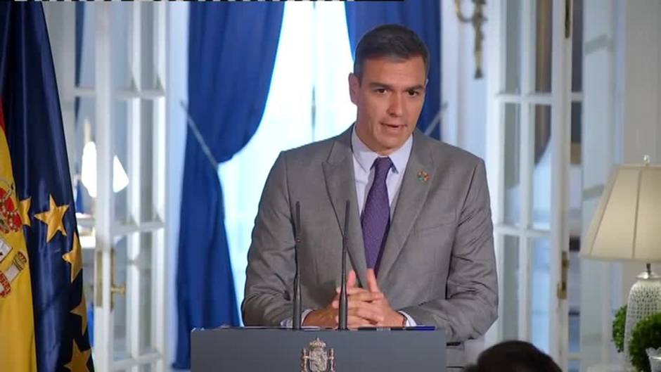 Sánchez reitera el "máximo compromiso" del Gobierno con la tareas de "emergencia y reconstrucción" de La Palma