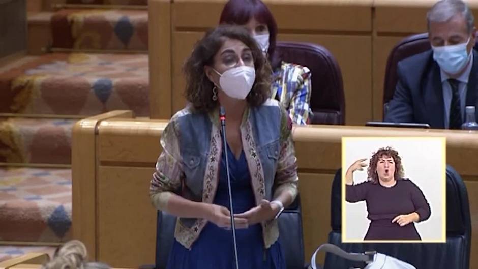 Montero confirma que se aplicará el tipo mínimo del 15% en el impuesto de sociedades