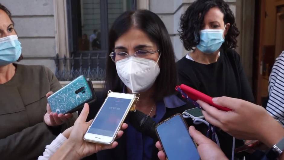 Darias pide a las CC.AA. consensuar la retirada de mascarillas en el recreo