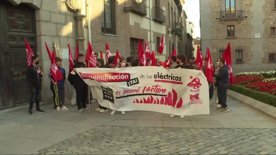 Manifestación contra la subida del precio de la luz y gas en Madrid