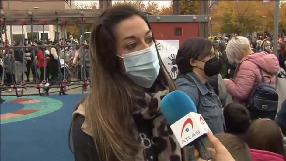 Entre la tristeza y la reivindicación, los vecinos de Lardero rinden homenaje a Álex