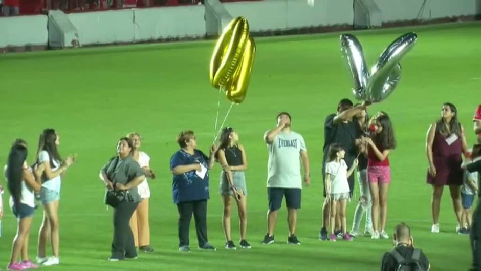 El fútbol argentino homenajea a Maradona un año después de su muerte