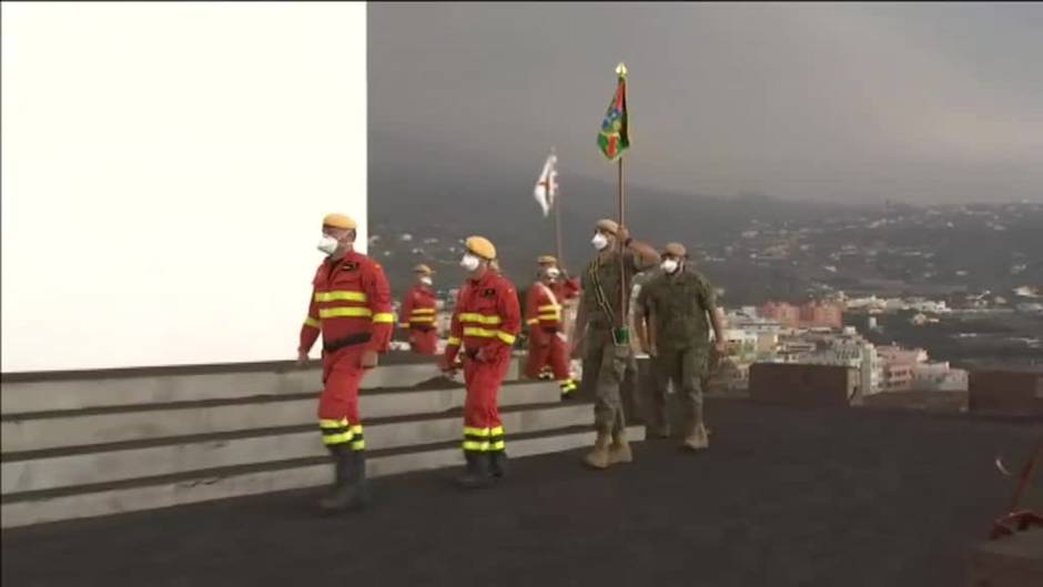 Las Fuerzas Armadas acompañan a los palmeros en el homenaje a los difuntos